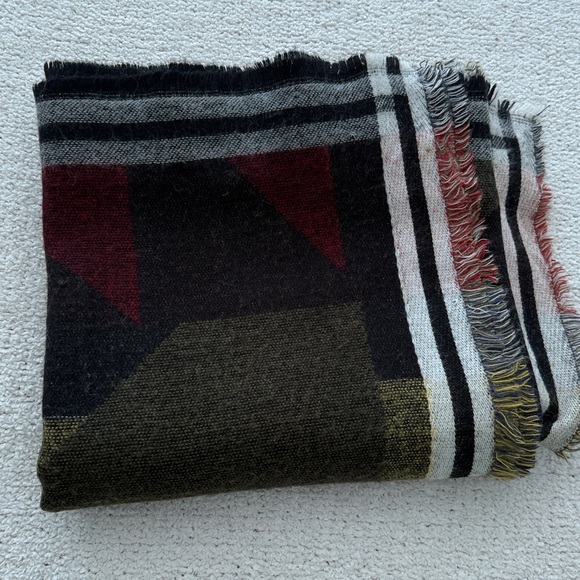 Zara geometric Danish Modern MCM style vibe large size square 53” x 53” versatil - Picture 9 of 9